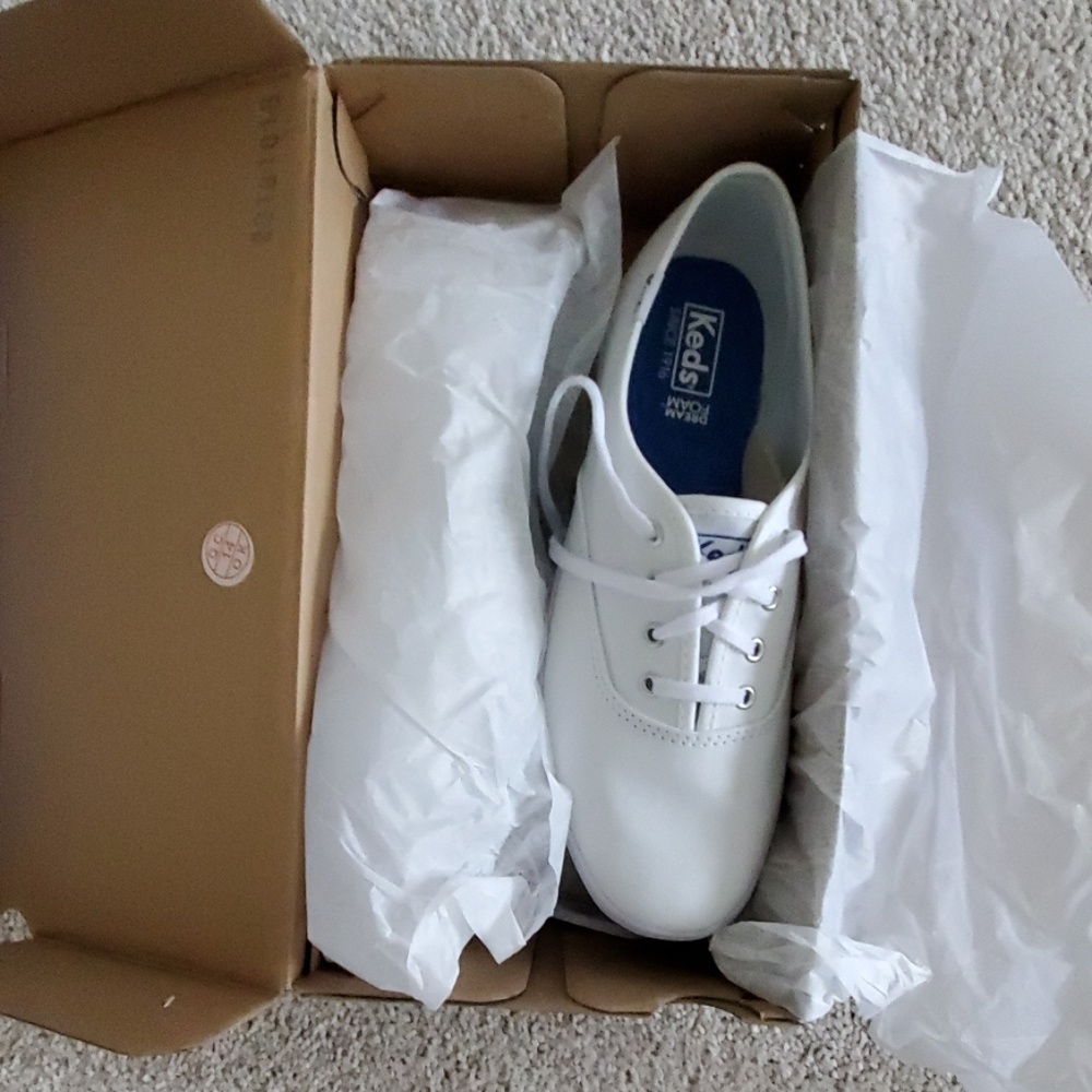 Keds sneaker size 7